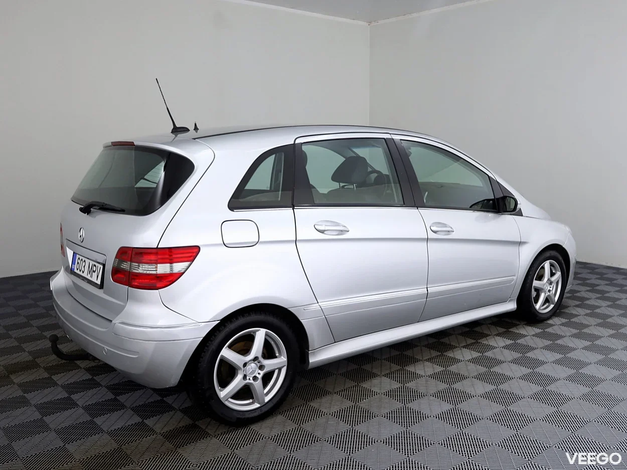 Mercedes-Benz B200 2.0 104kW
