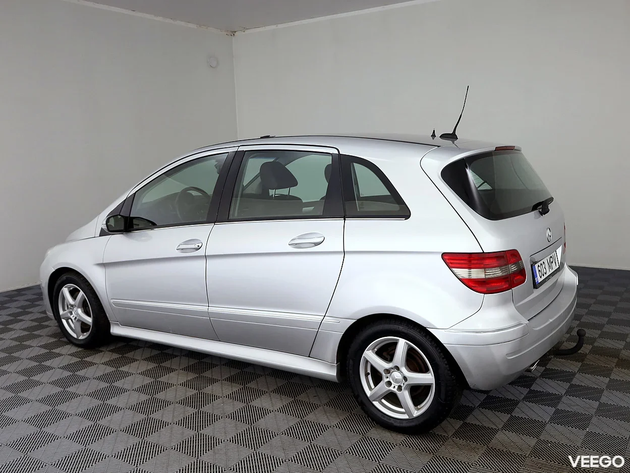 Mercedes-Benz B200 2.0 104kW
