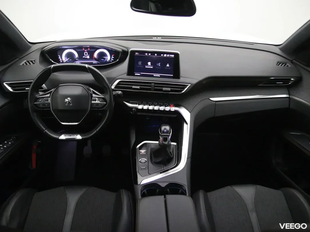 Peugeot 5008 1.2 96kW