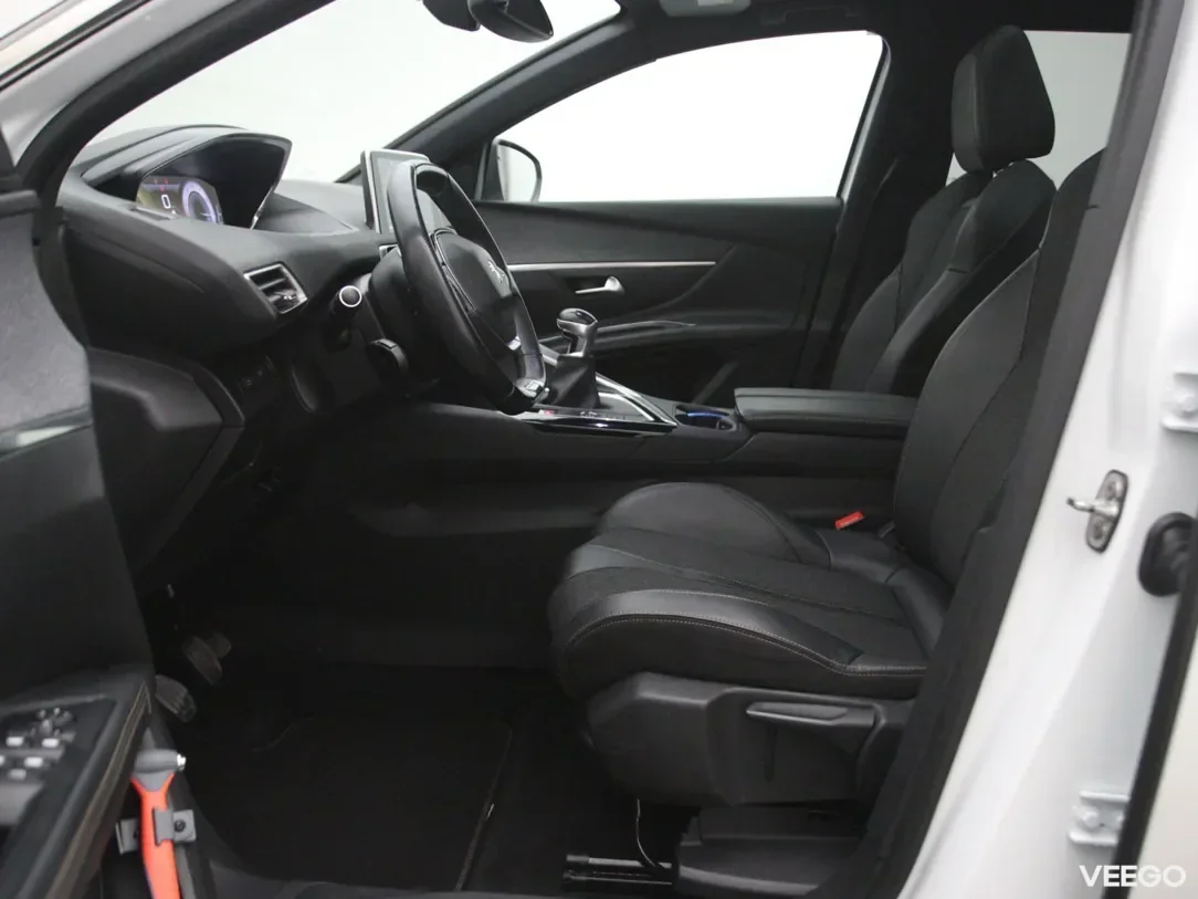 Peugeot 5008 1.2 96kW