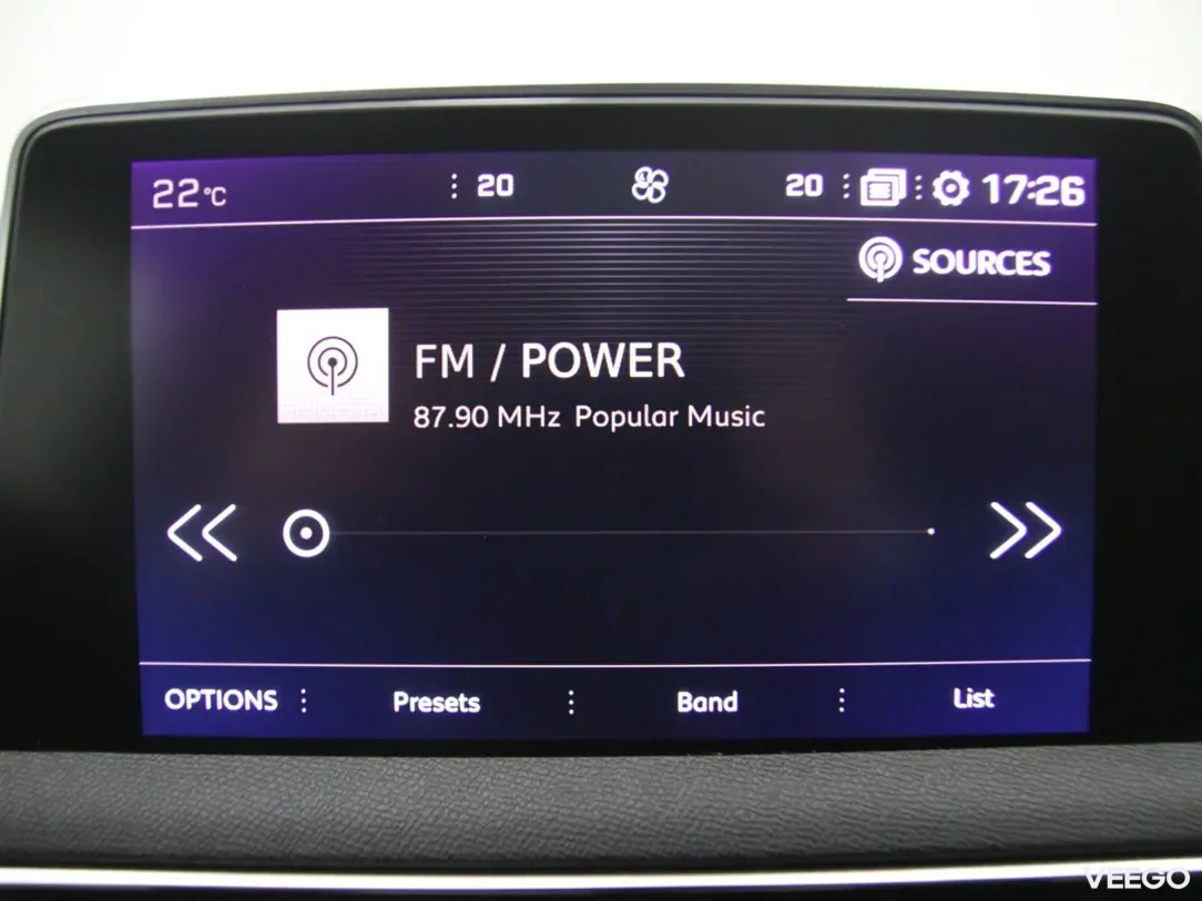 Peugeot 5008 1.2 96kW