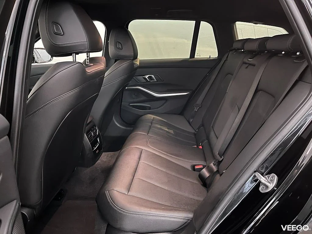 BMW 320 d xDrive Touring 4,95% ränta M Sport HiFi Drag 18"