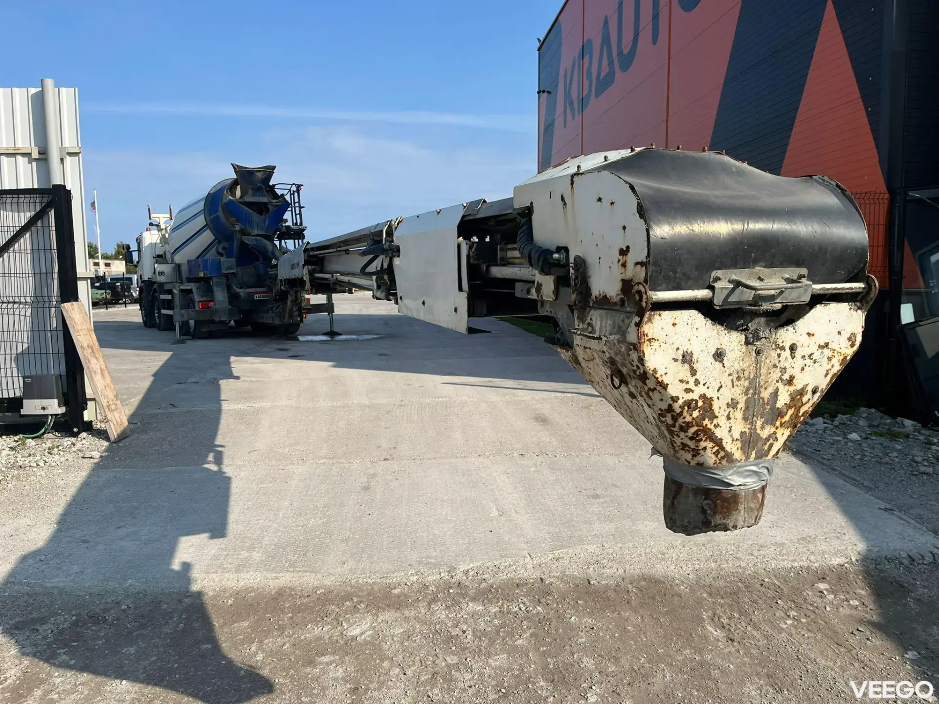 SCANIA P 410 8x4 LIEBHERR 9 m3 + CONVEYOR / FULL STEEL  302kW
