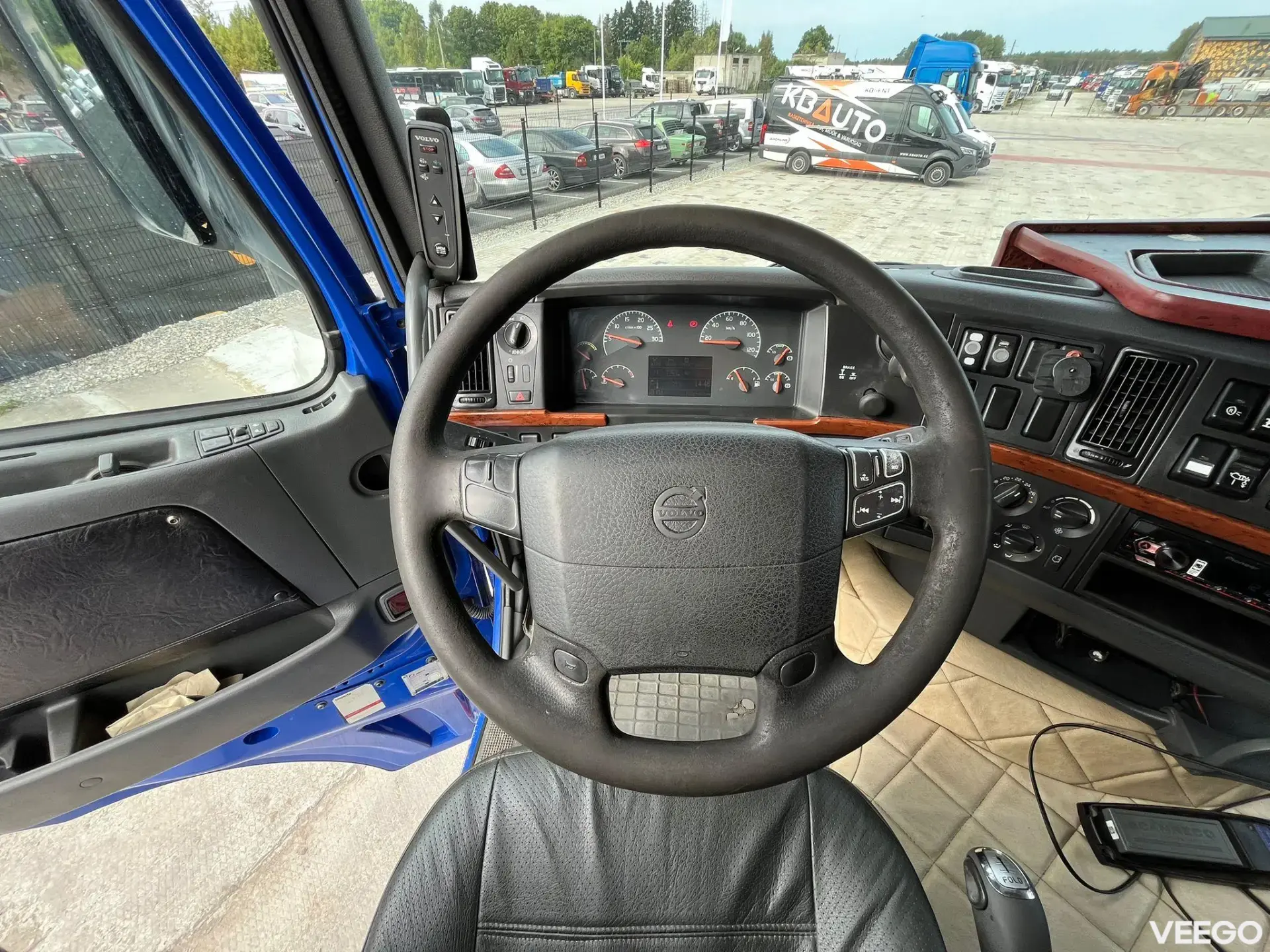 Volvo FH-480 FOR SALE WITHOUT CRANE ! / PLATFORM L=6403 mm  353kW