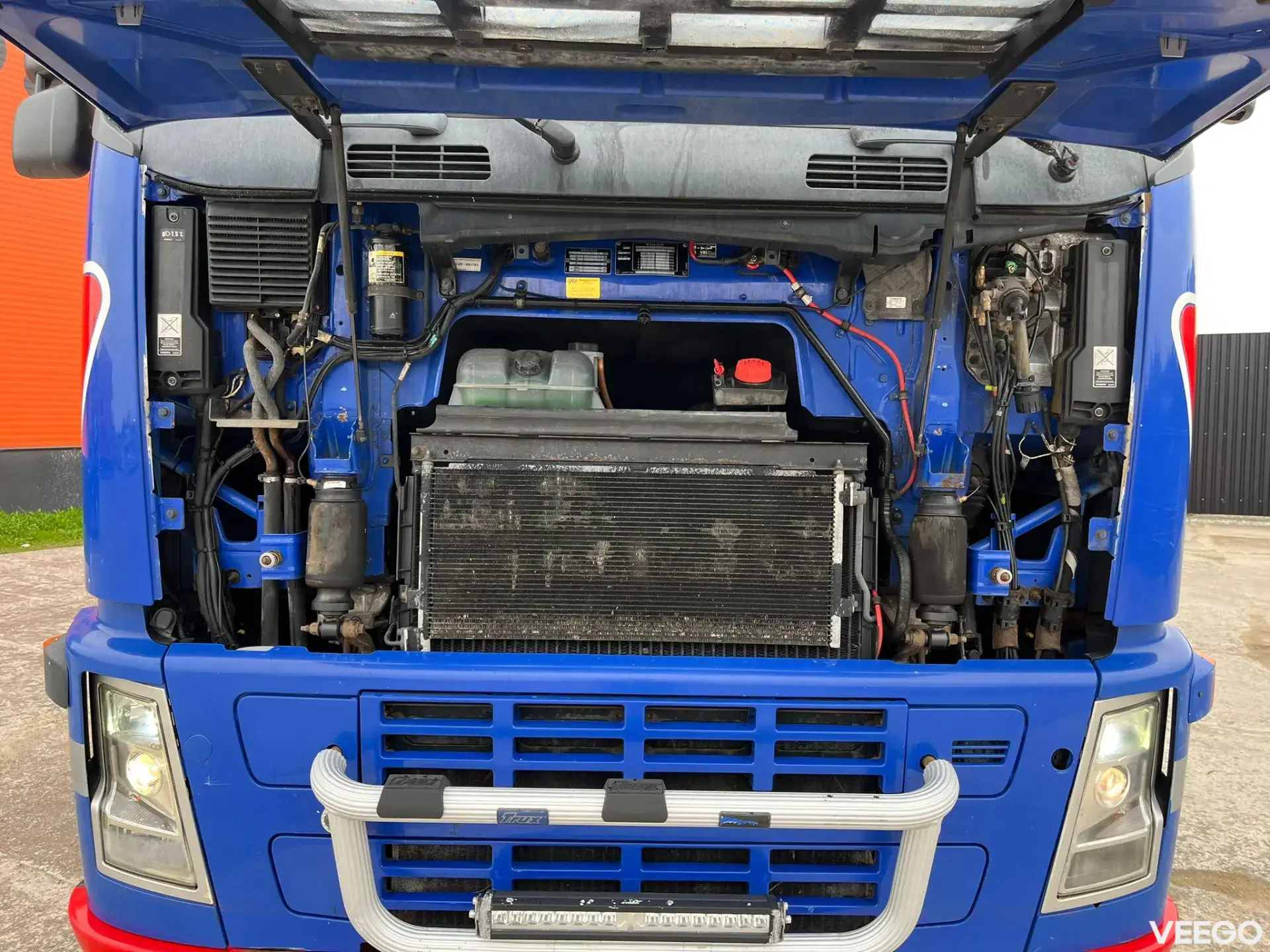 Volvo FH-480 FOR SALE WITHOUT CRANE ! / PLATFORM L=6403 mm  353kW