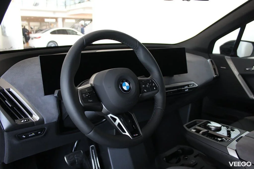 BMW iX xDrive60 4,95 ränta M Sport Pro H/K Drag Panorama