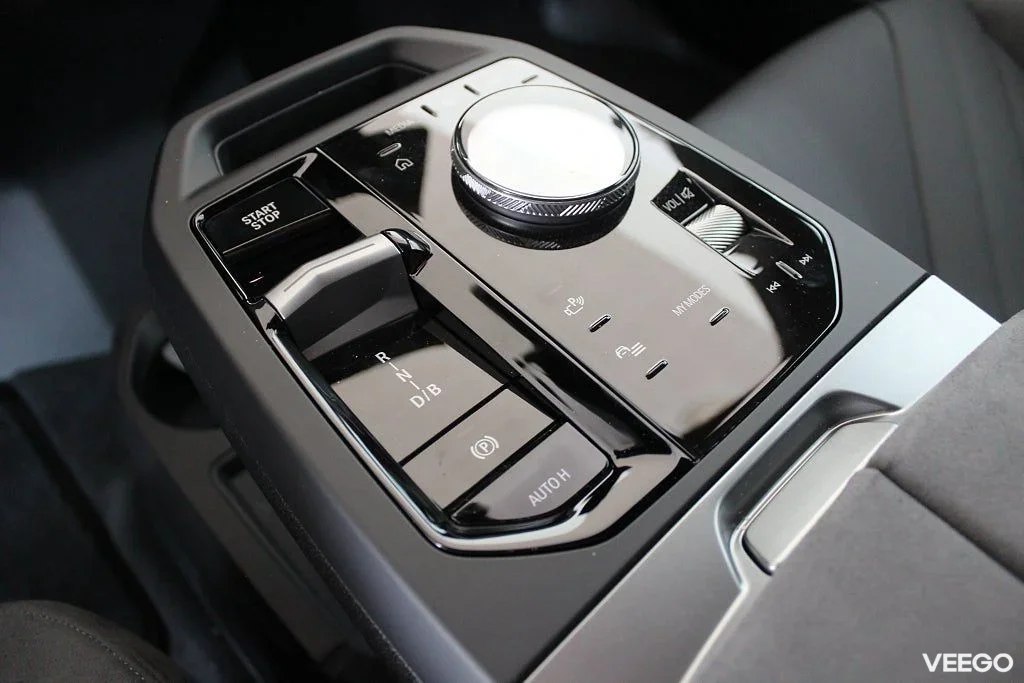 BMW iX xDrive60 4,95 ränta M Sport Pro H/K Drag Panorama