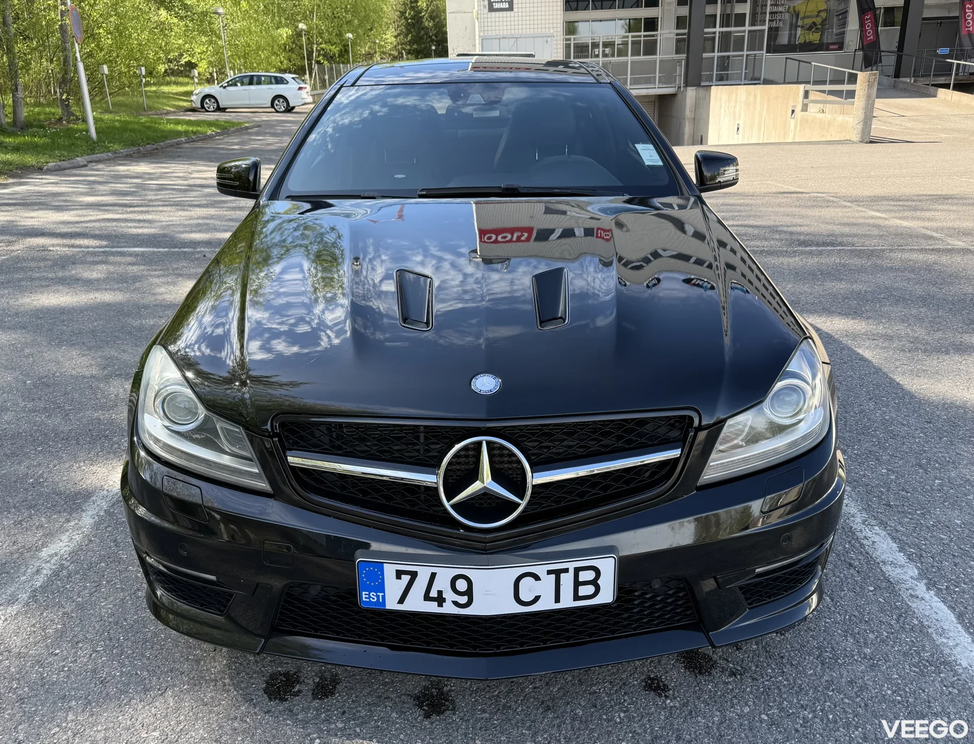 Mercedes-Benz C63 AMG EDITION 507 6.2 373kW