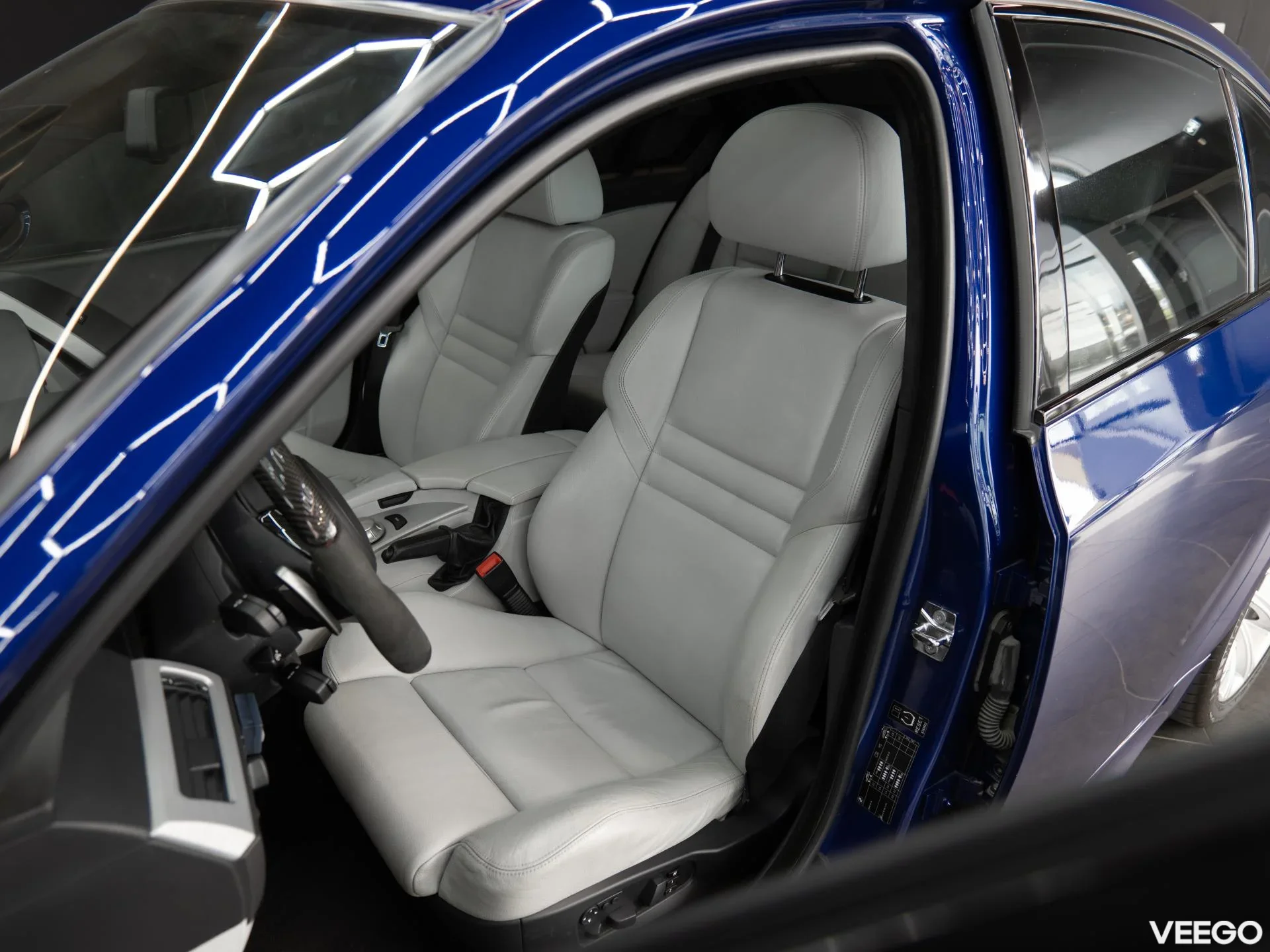 BMW M5 5.0 373kW