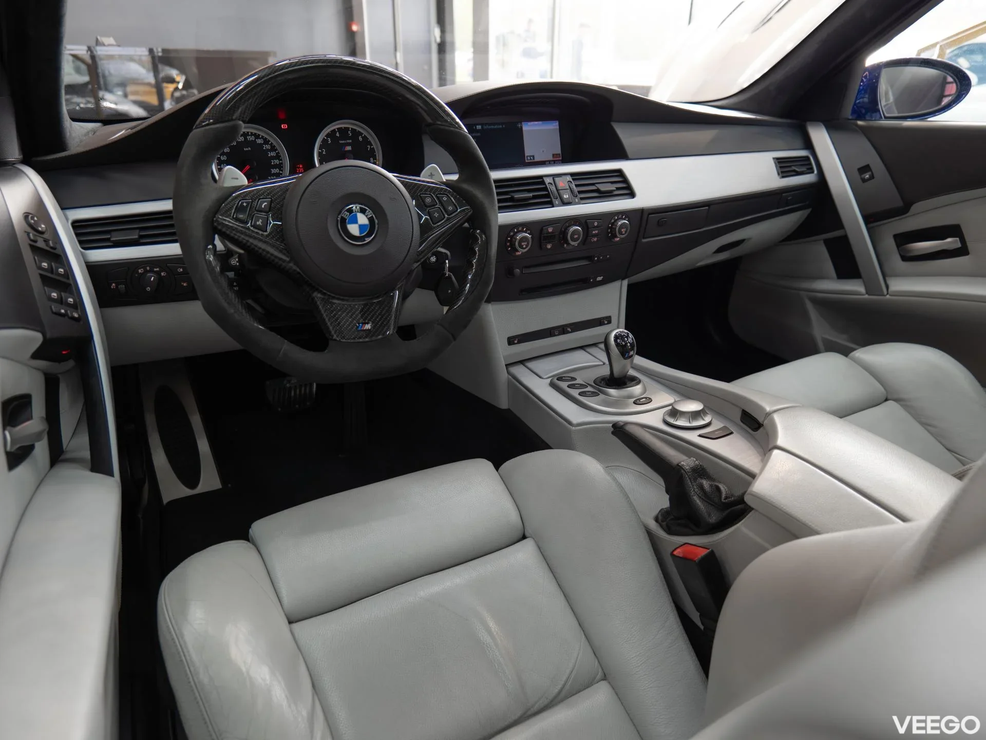 BMW M5 5.0 373kW