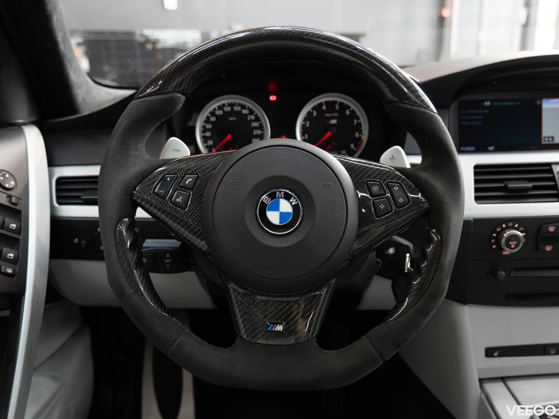 BMW M5 5.0 373kW