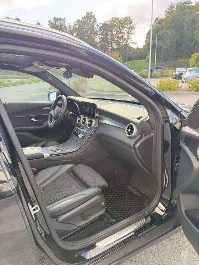 Image of Mercedes-Benz GLC 300 E 4MATIC 2.0 155kW