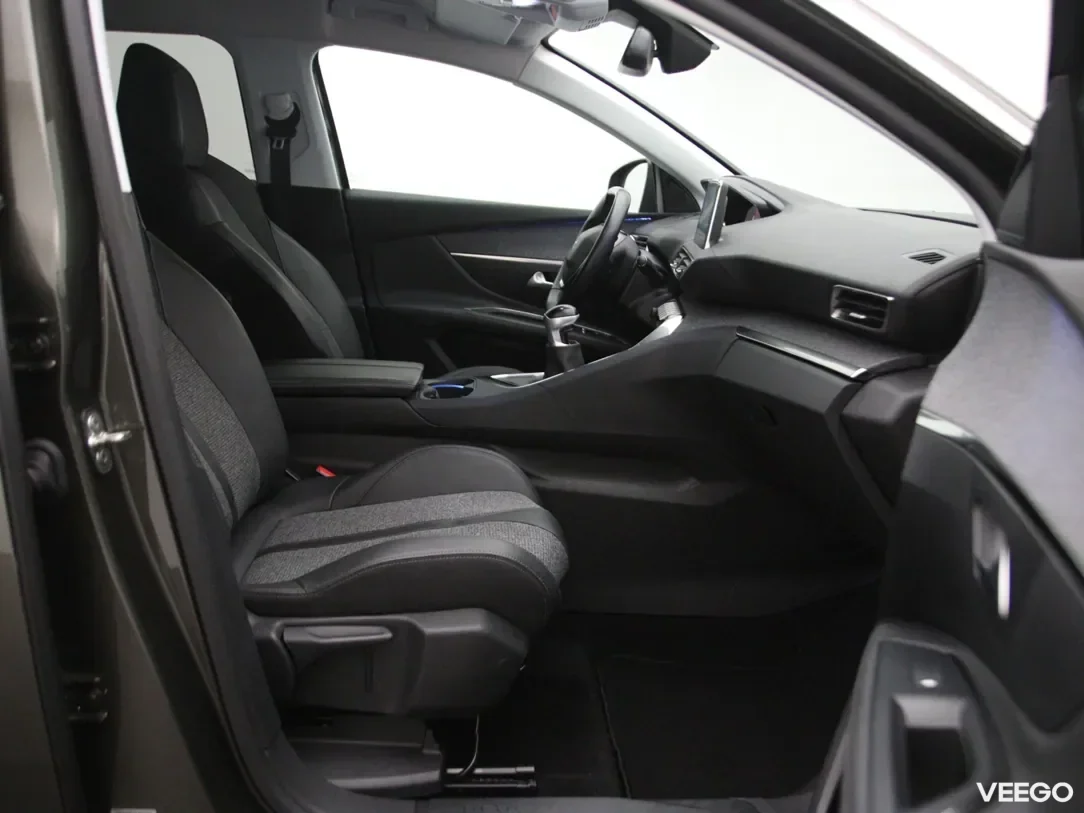 Peugeot 5008 1.2 96kW