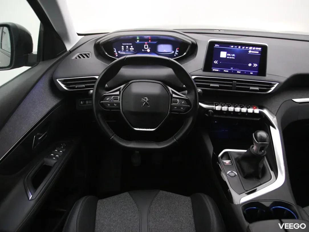 Peugeot 5008 1.2 96kW