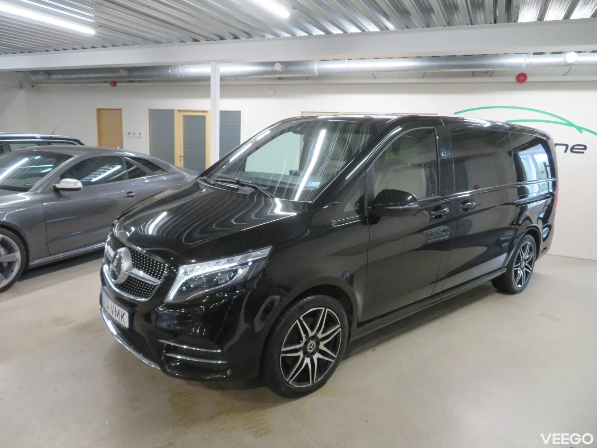 Mercedes-Benz V300 2.0 176kW