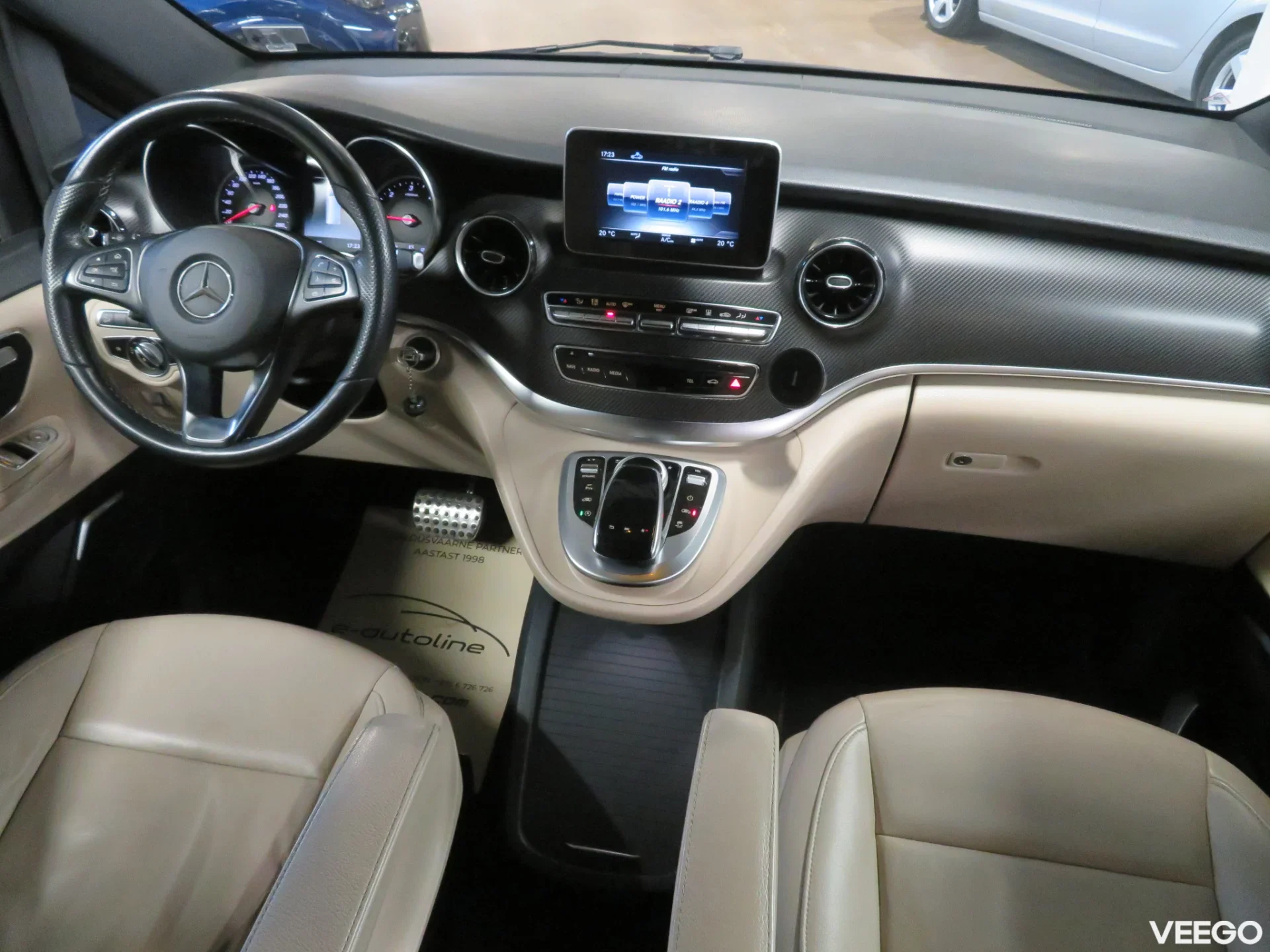 Mercedes-Benz V300 2.0 176kW