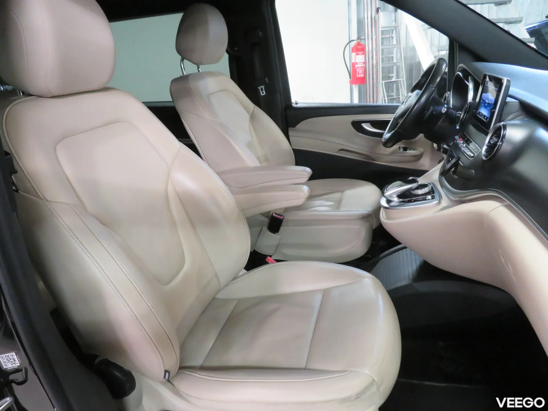 Mercedes-Benz V300 2.0 176kW