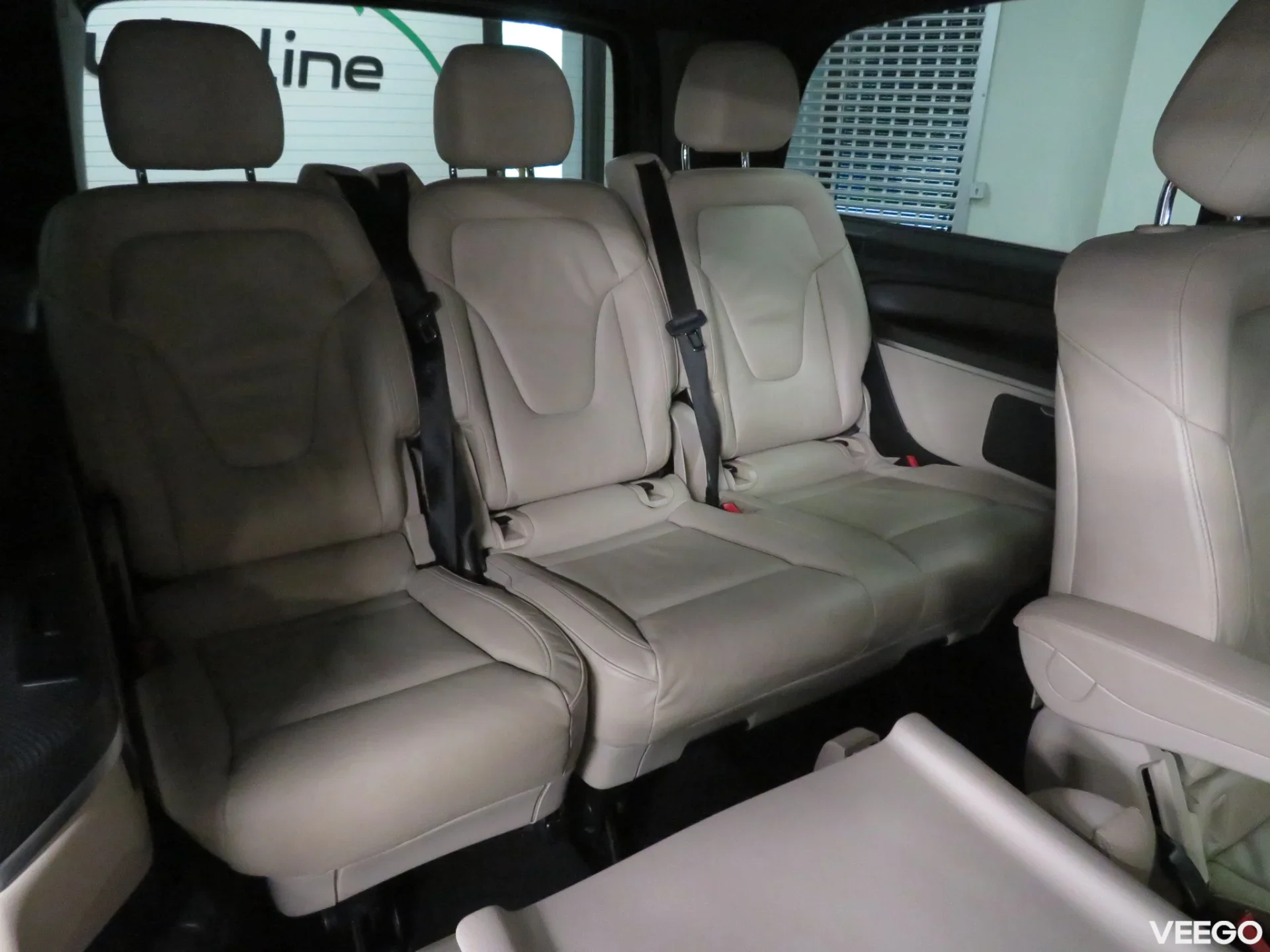 Mercedes-Benz V300 2.0 176kW