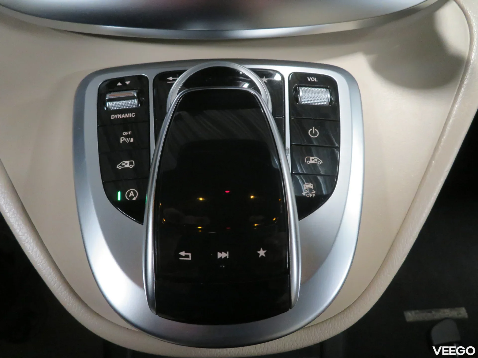 Mercedes-Benz V300 2.0 176kW