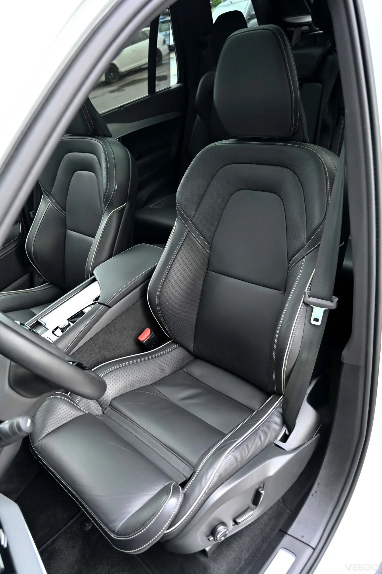 Volvo XC90 AWD 4C H&K ULTIMATE BRIGHT XENIUM INTELLI SAFE PRO 2 183kW