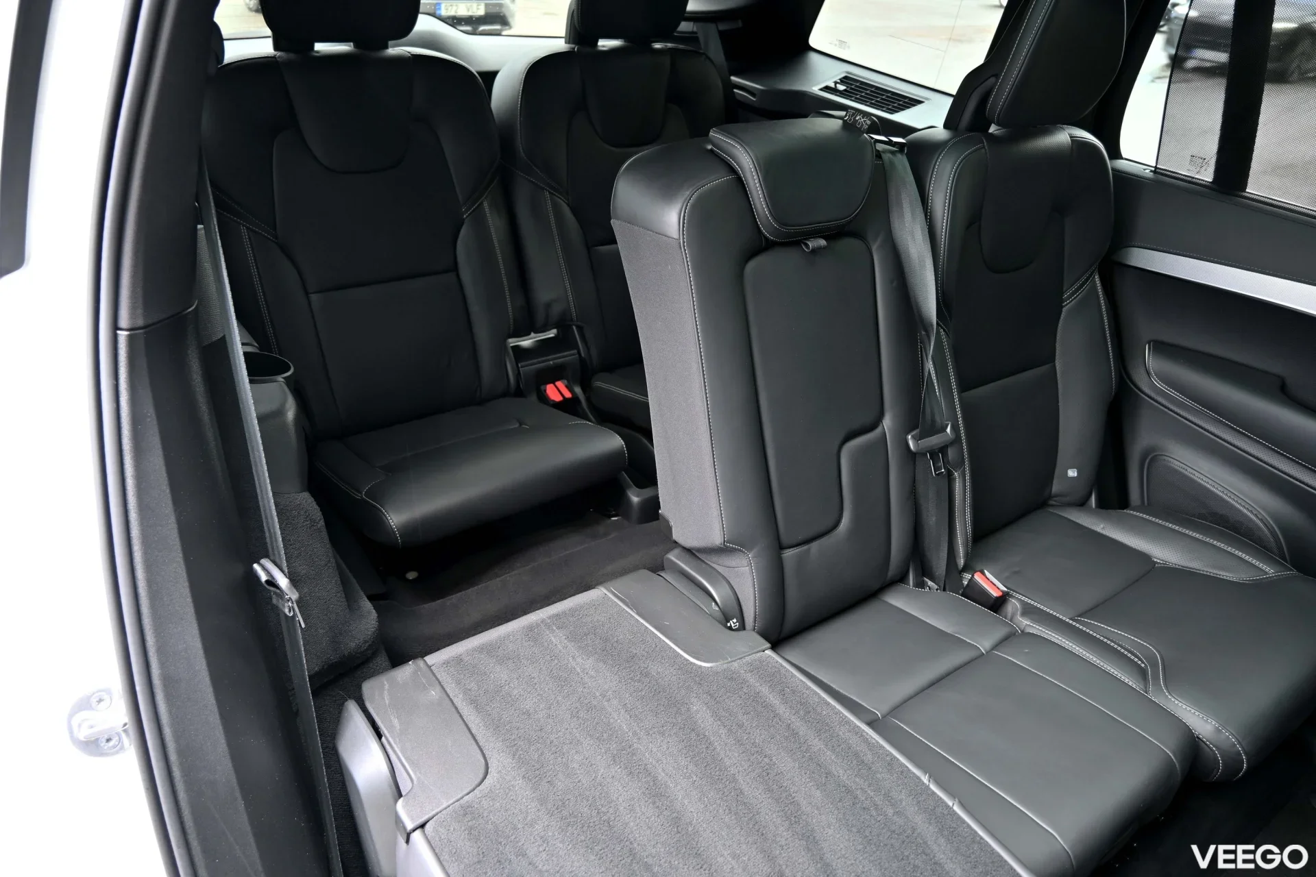 Volvo XC90 AWD 4C H&K ULTIMATE BRIGHT XENIUM INTELLI SAFE PRO 2 183kW
