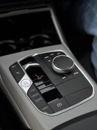 BMW 320 140kW thumbnail