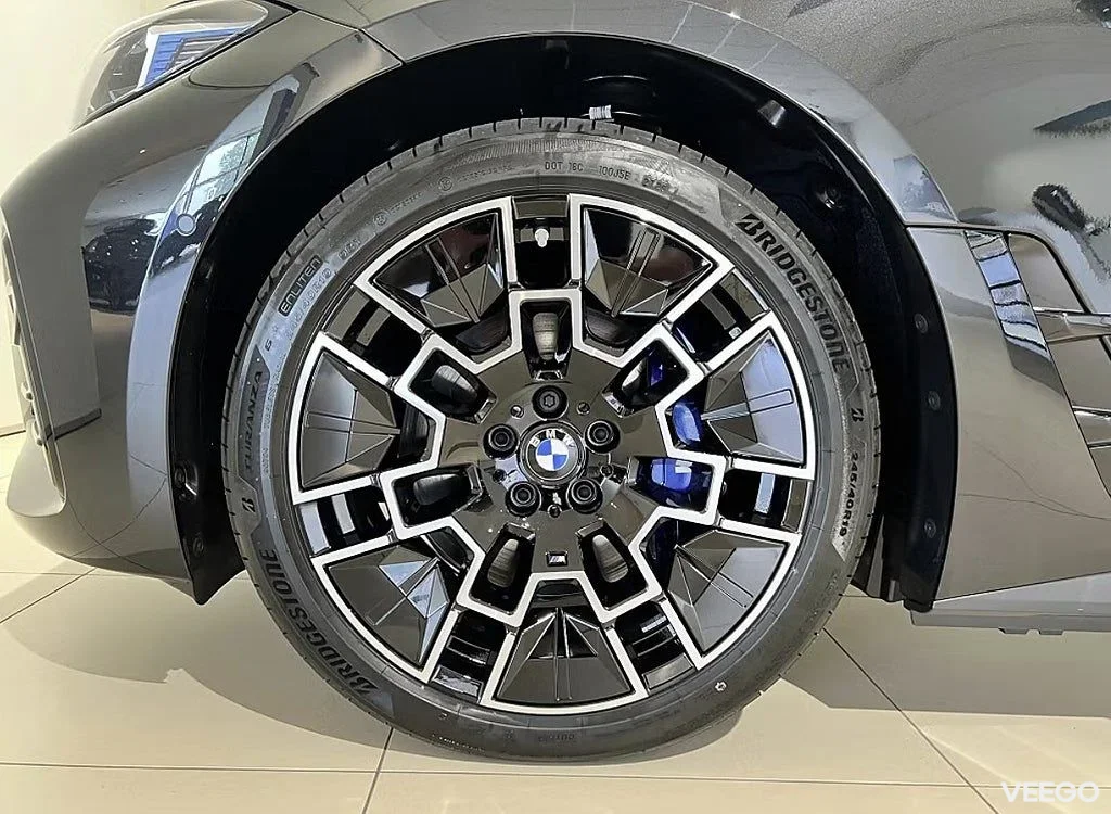 BMW i4 M60 xDrive, Drag, Värmare, Panorama, Driving Pro, HK 442kW