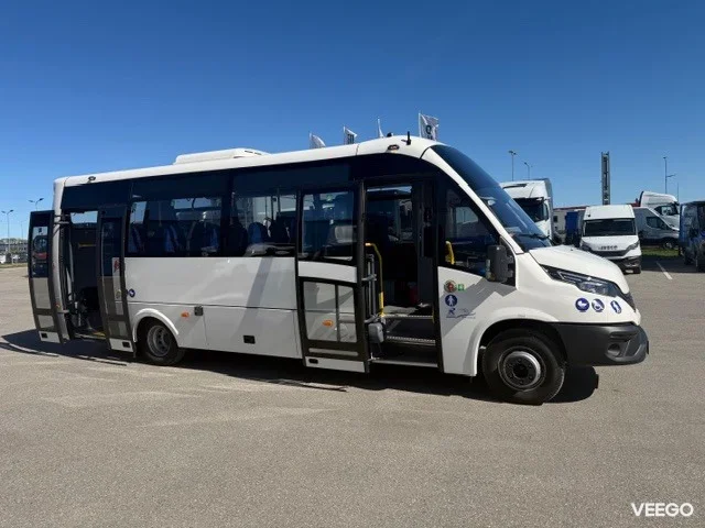 Iveco Daily  Rosero-P First 70C18HA8 CC/P Low Entry 3 129kW