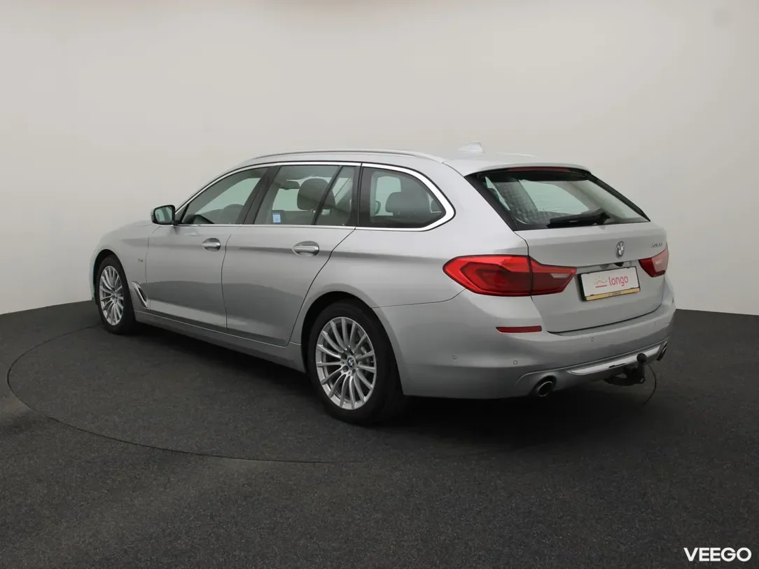 BMW 530 3 195kW