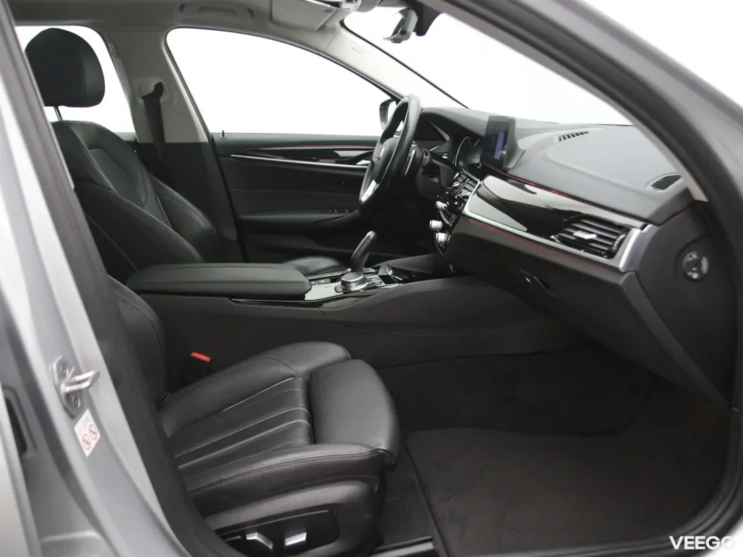 BMW 530 3 195kW