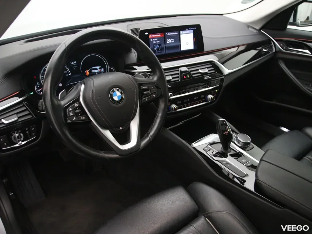 BMW 530 3 195kW