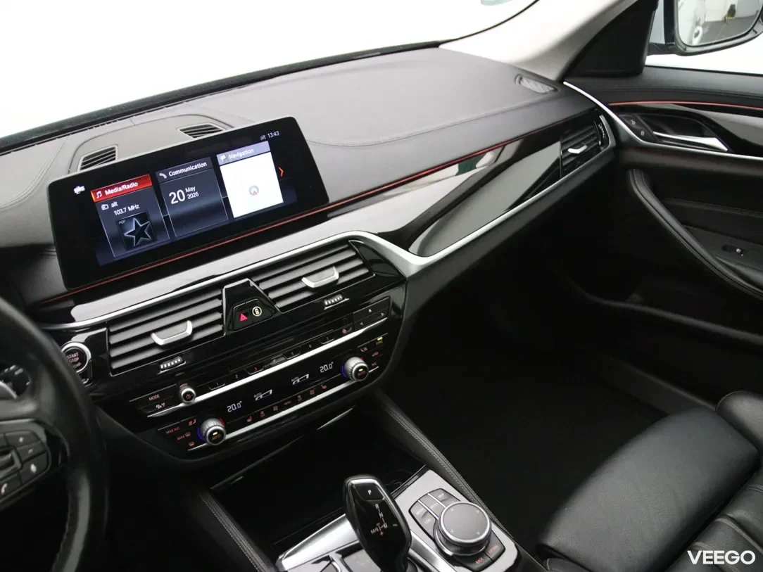 BMW 530 3 195kW