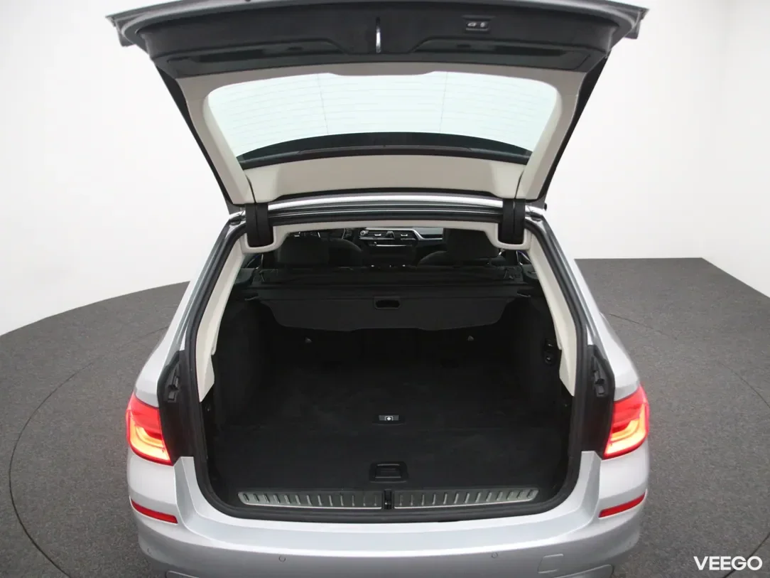 BMW 530 3 195kW