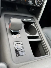 Land Rover Discovery 3.0 183kW thumbnail