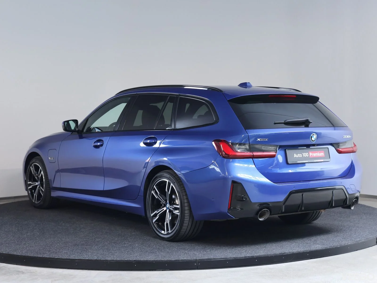 BMW 330 e xDrive M-Sportpakett 2 215kW
