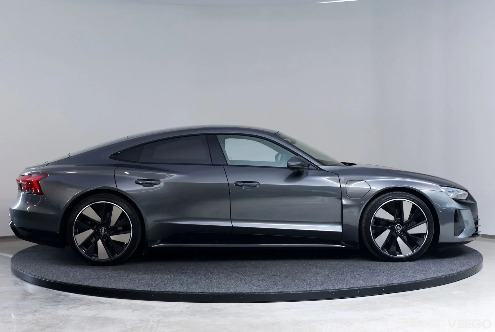 Audi e-tron GT - 140kW
