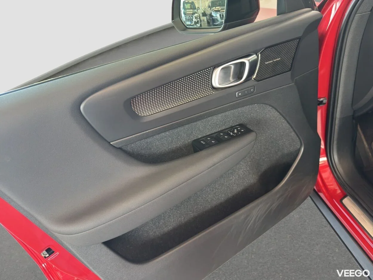 Volvo XC40 145kW