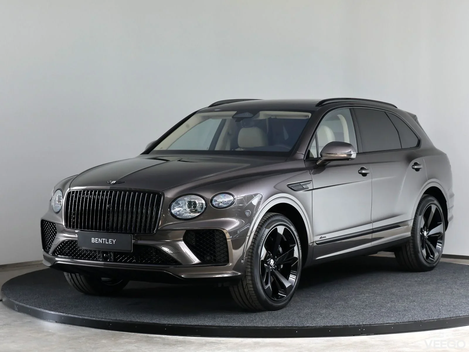 Bentley Azure V8 404kW 4 404kW