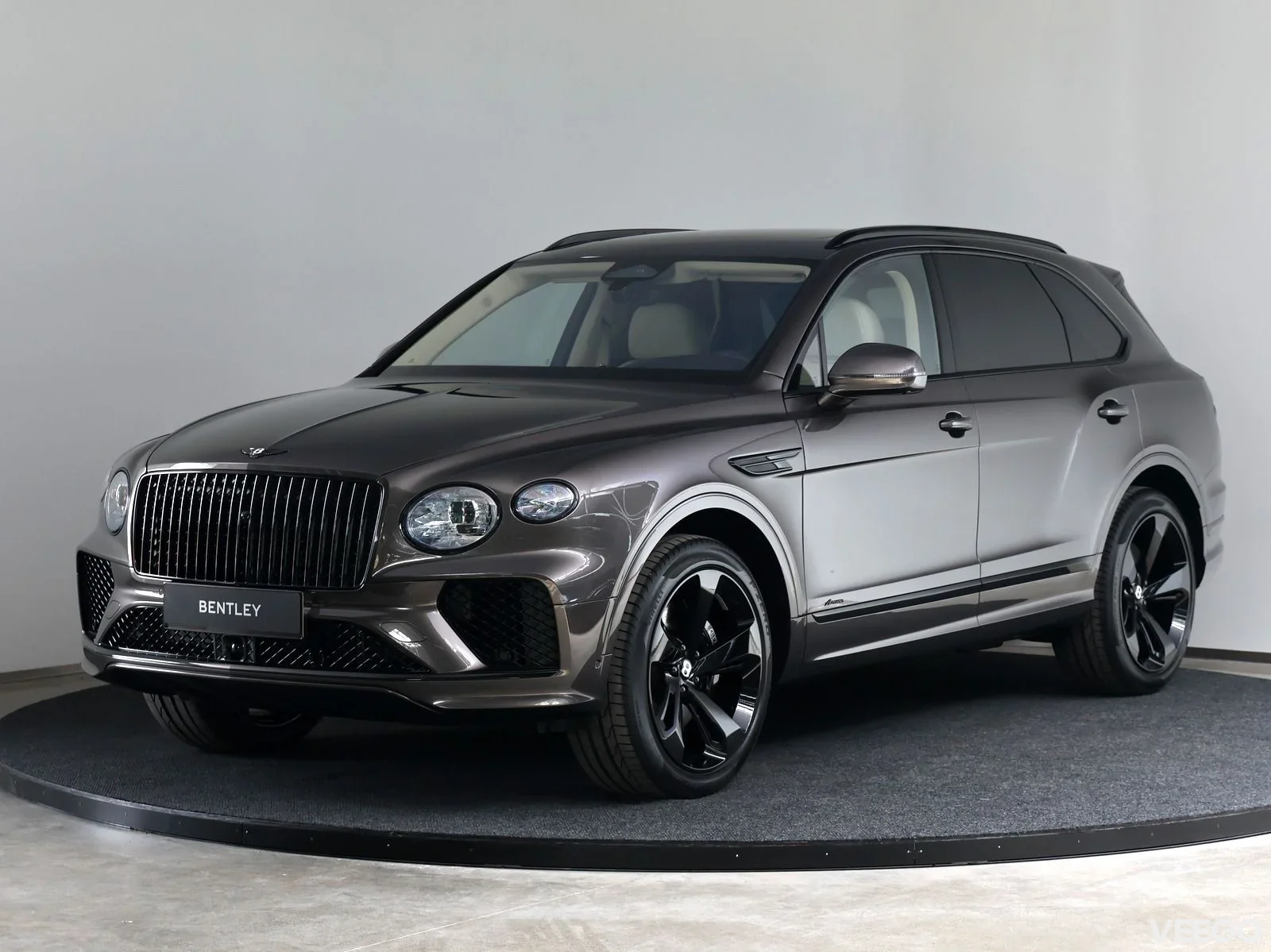 Bentley Azure V8 404kW 4 404kW
