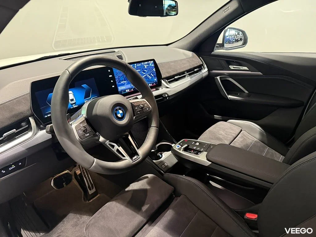 BMW iX2 IX2 xDrive30 M Sport Drag Adpt Farth Rattv 19" Backkamera