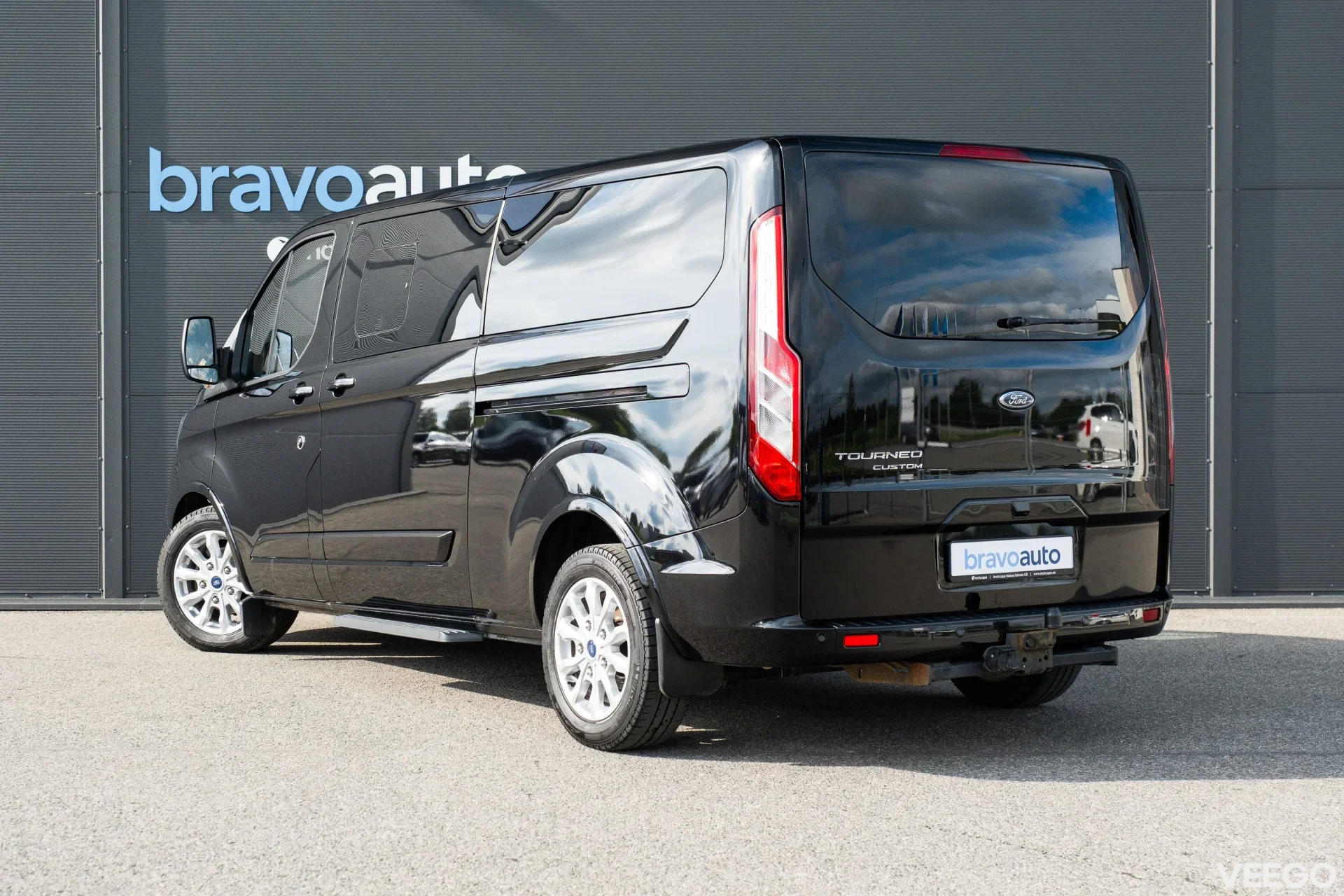 Ford Tourneo Custom Titanium 320L 2 136kW