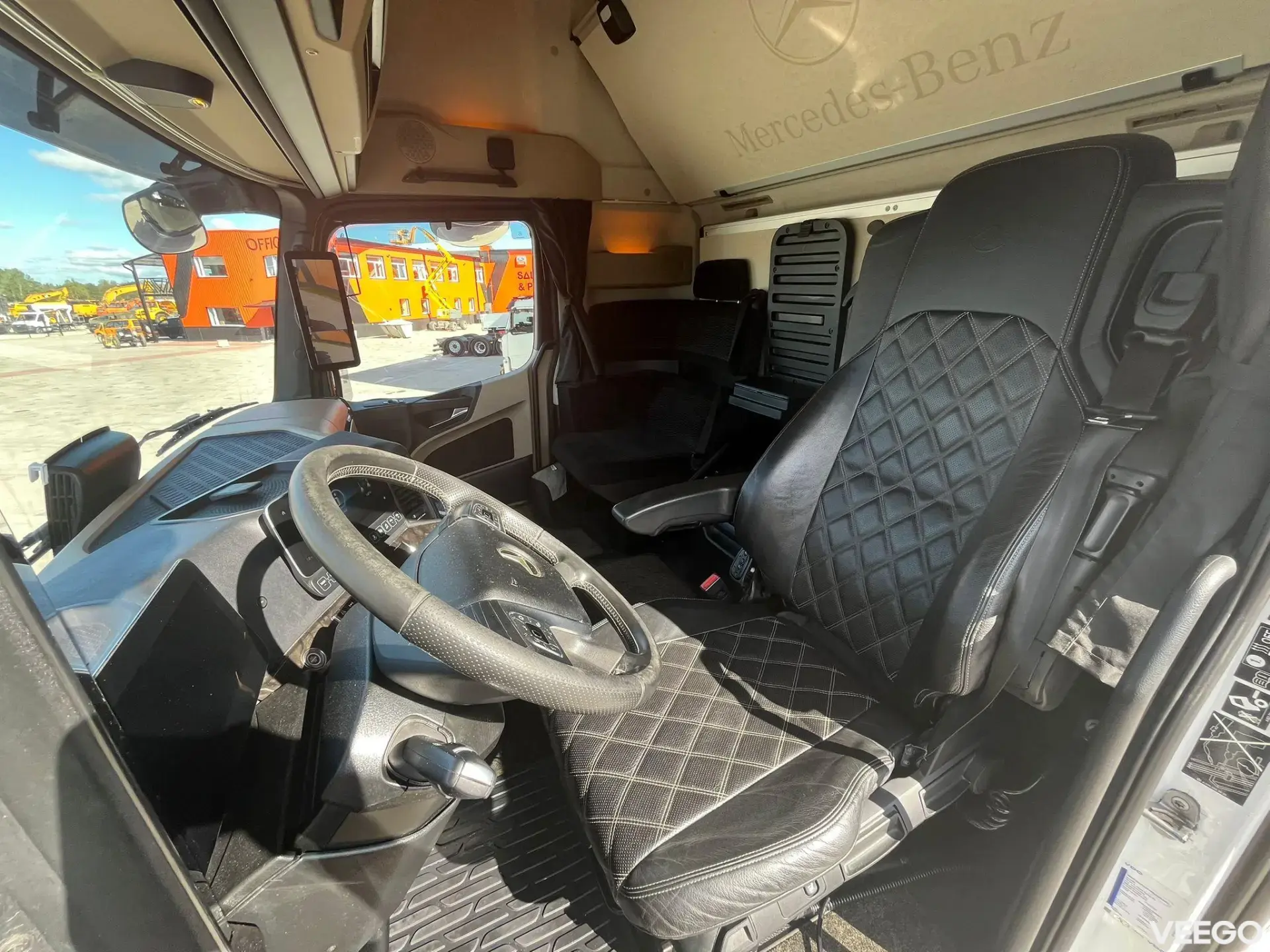 Mercedes-Benz Actros GIGASPACE / CAM MIRRORS / DOUBLE BOGIE 390kW