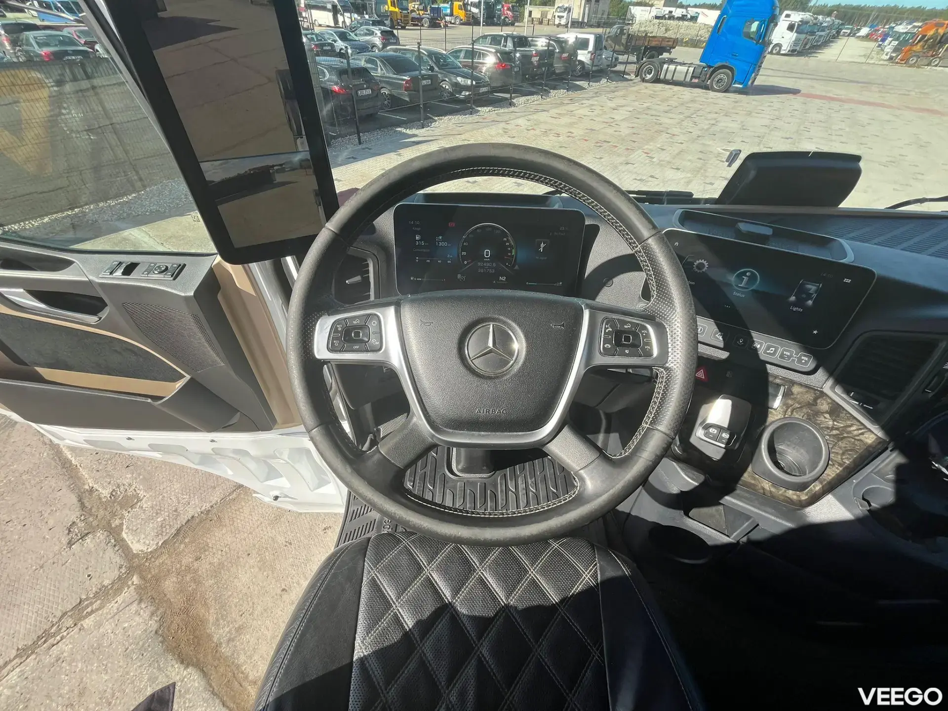 Mercedes-Benz Actros GIGASPACE / CAM MIRRORS / DOUBLE BOGIE 390kW