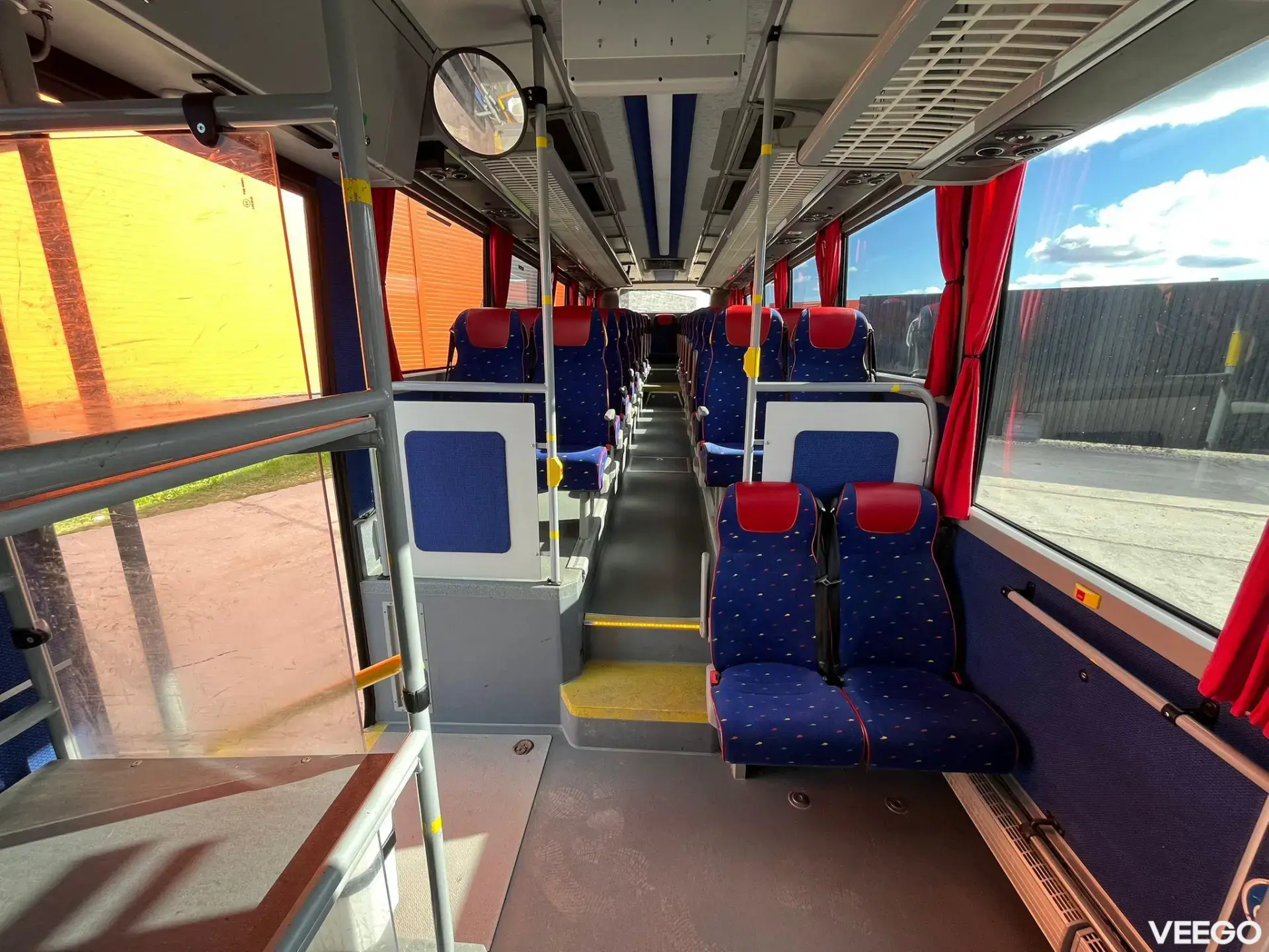 Volvo B8R 44 SEATS + 49 STANDING / AC / AUXILIARY HEATER  240kW