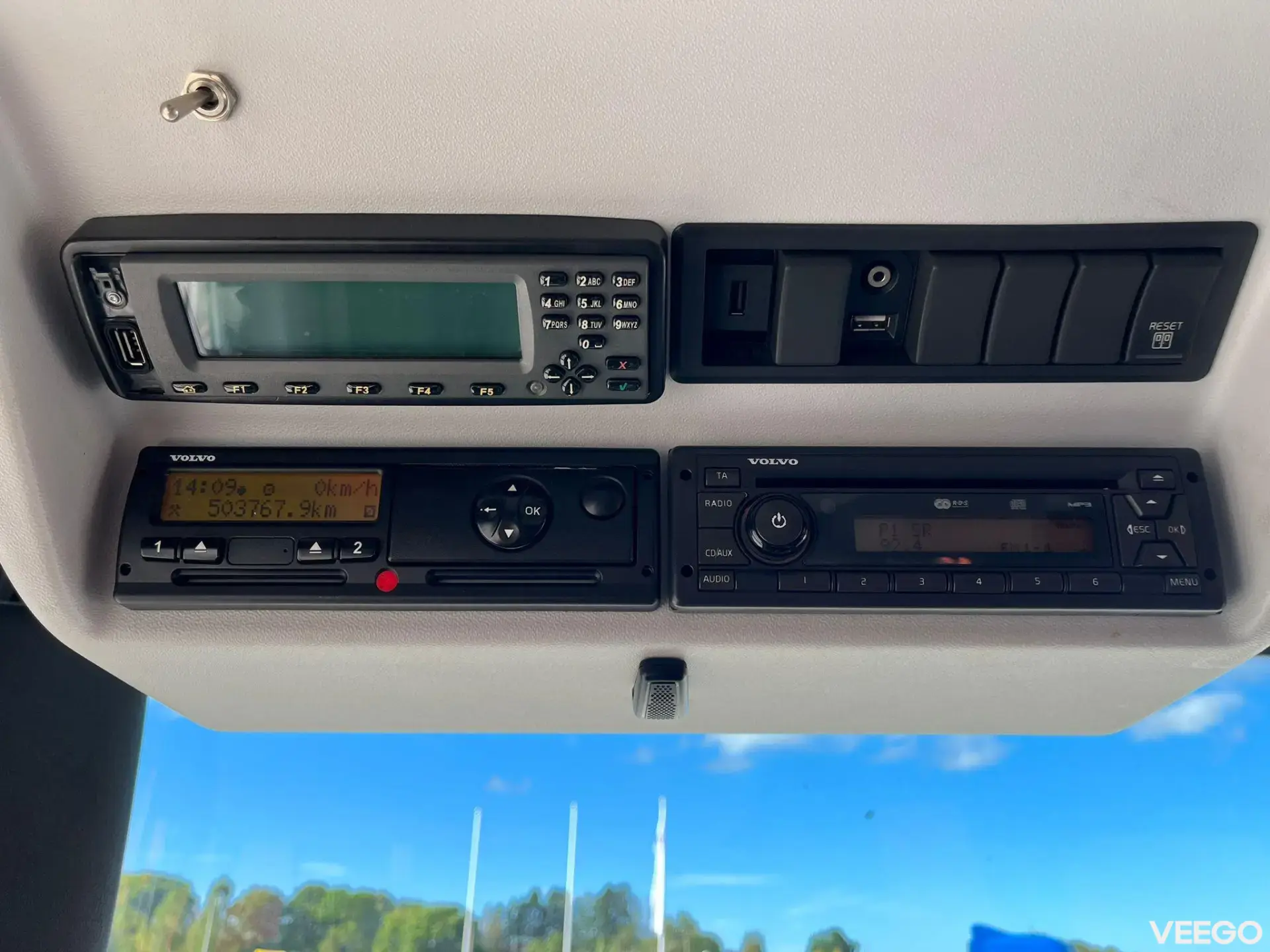 Volvo B8R 44 SEATS + 49 STANDING / AC / AUXILIARY HEATER  240kW