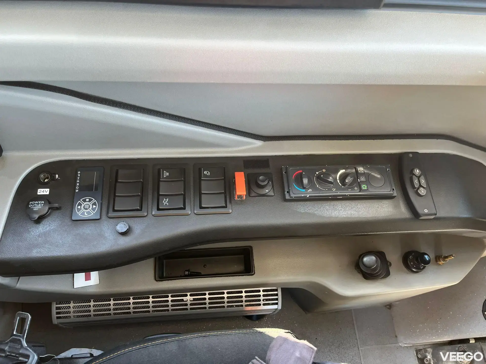 Volvo B5LH HYBRID / AC / AUXILIARY HEATING 180kW