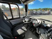 Volvo B8R 44 SEATS + 49 STANDING / AC / AUXILIARY HEATER  240kW thumbnail