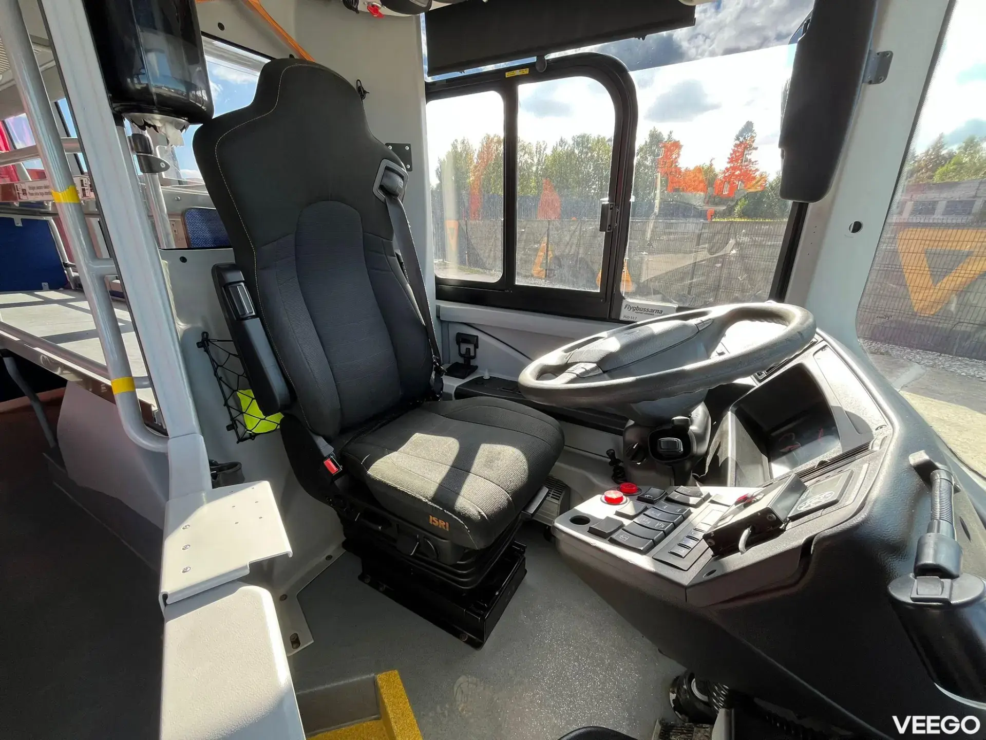 Volvo B8R 44 SEATS + 49 STANDING / AC / AUXILIARY HEATER  240kW