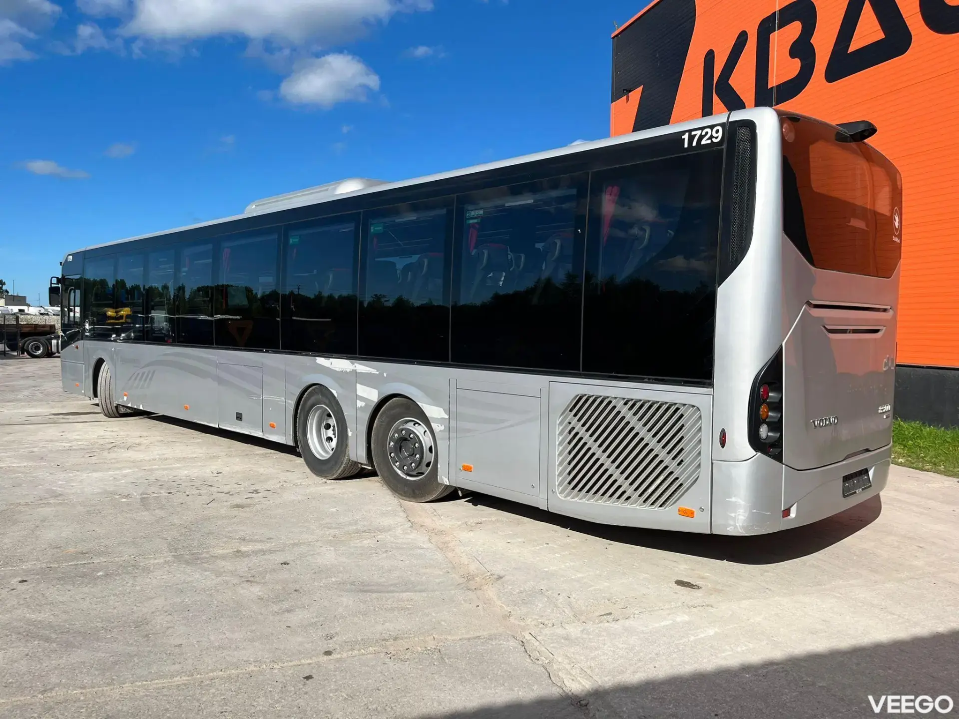 Volvo B8R 44 SEATS + 49 STANDING / AC / AUXILIARY HEATER  240kW