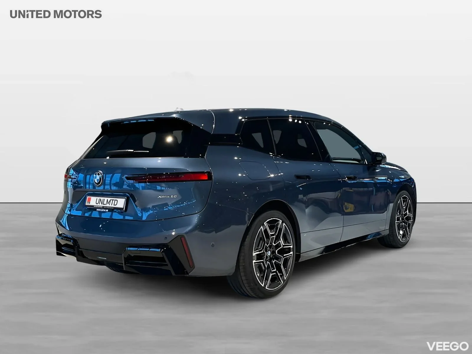 BMW iX xDrive60 Charged M Sport Pro H/K Drag 4,95% 400kW